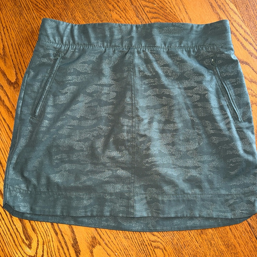 Orvis Dark Teal Patterned Active Skort